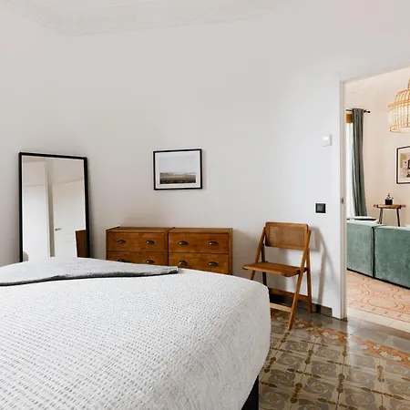 Llanos - Two Bedroom In Heart Of The * Barcelona